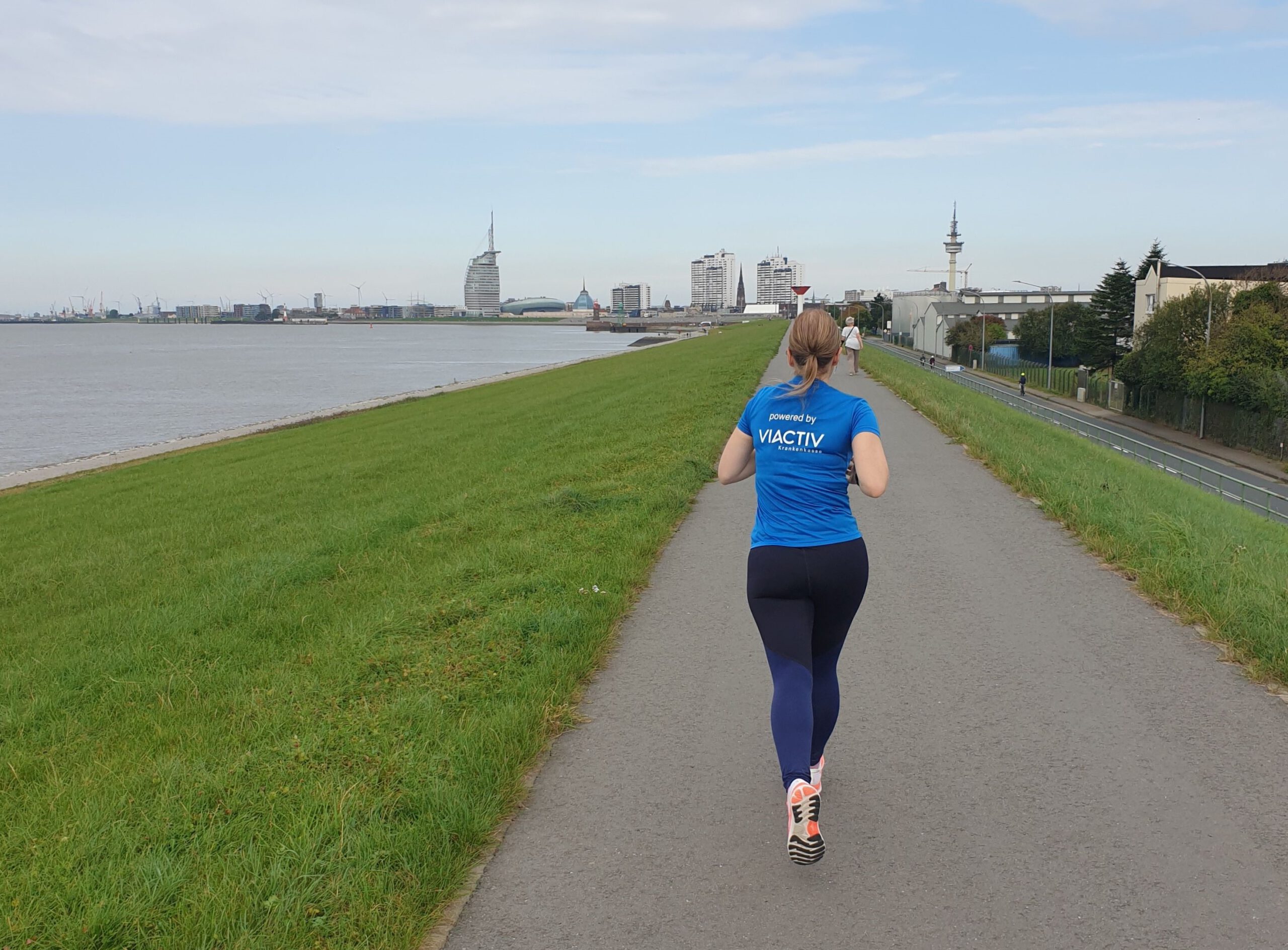 Hello (running) world!