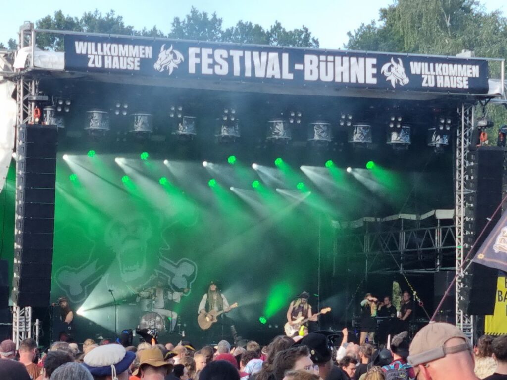 Mr. Hurley & die Pulveraffen beim MPS in Luhmühlen