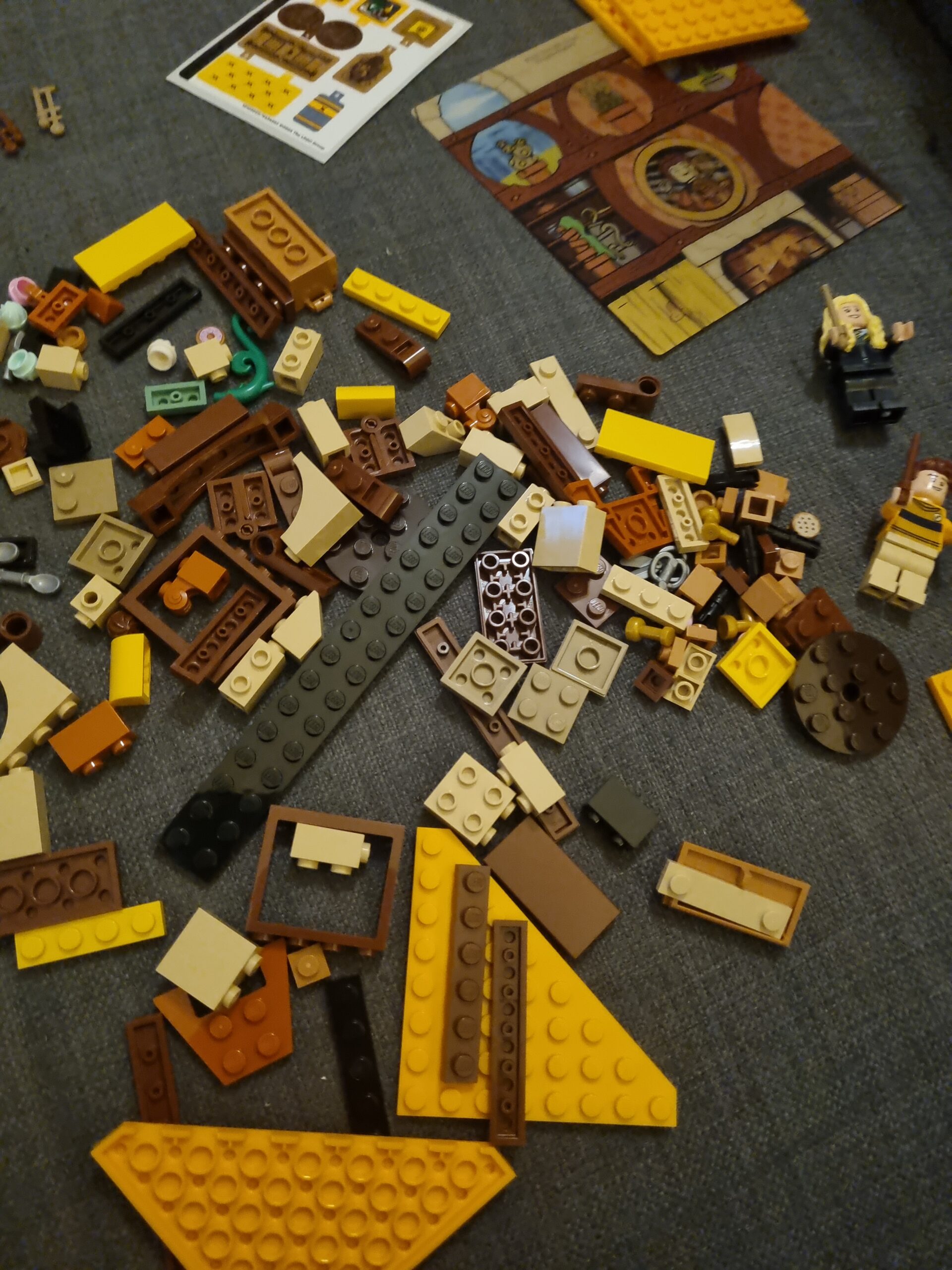 Ran an die LEGO Harry Potter Hausbanner