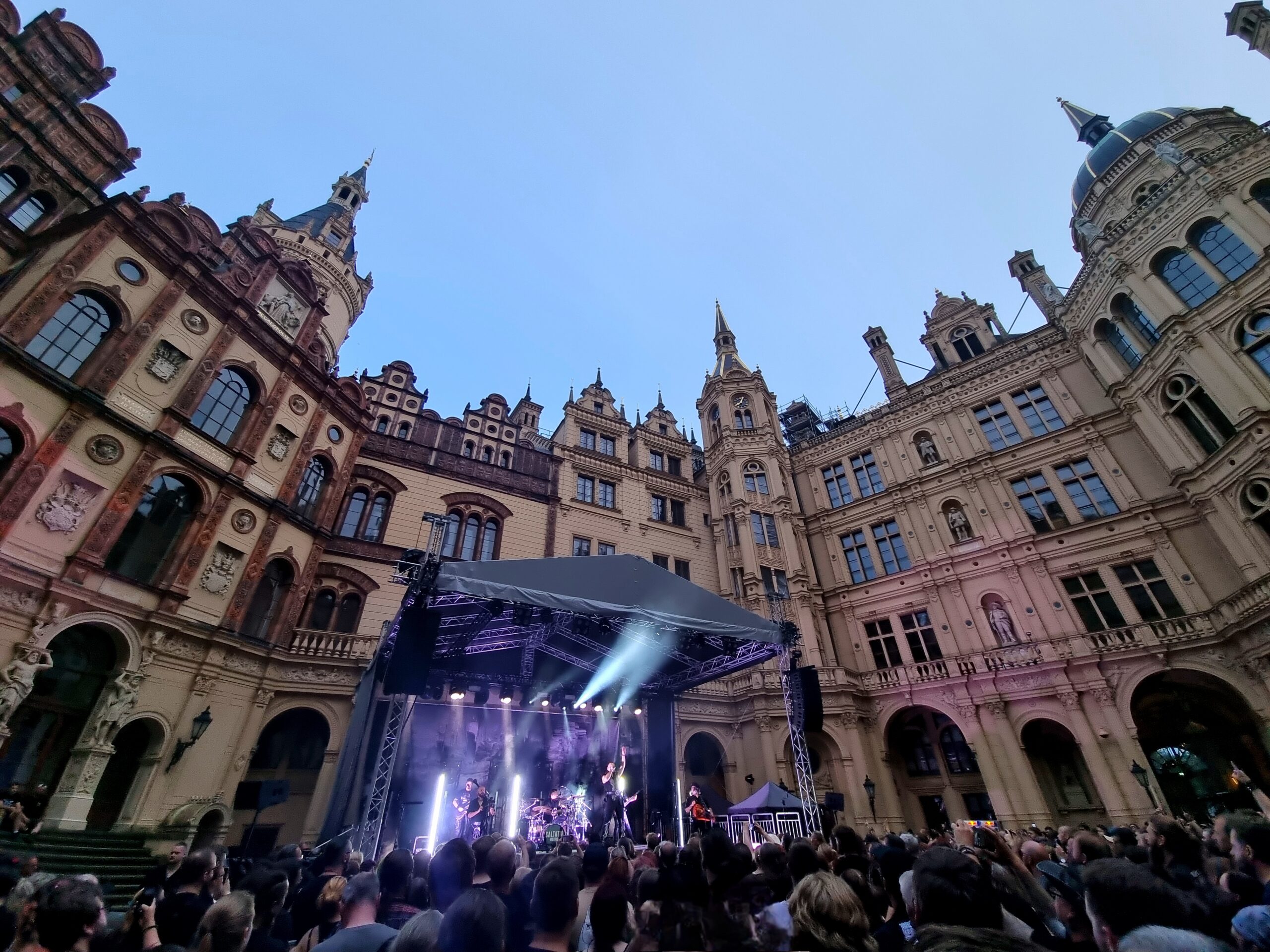 Saltatio Mortis im Schweriner Schloss